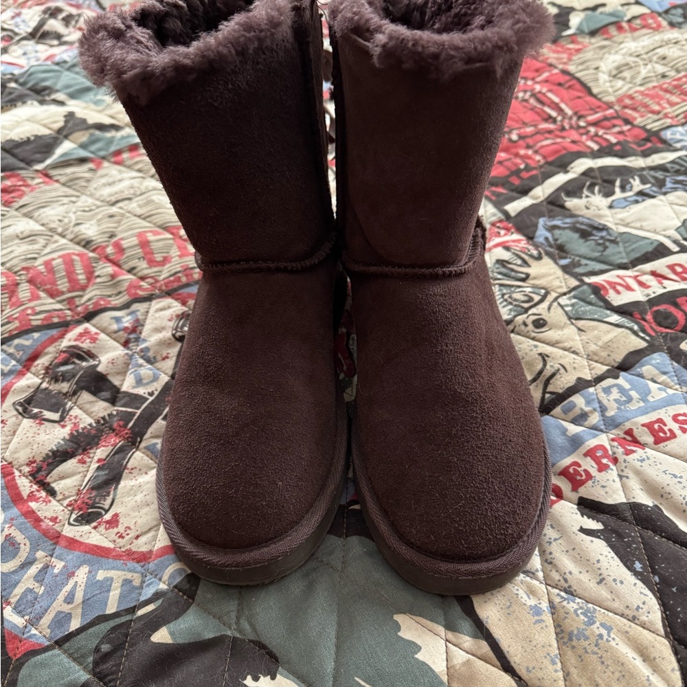 UGG cozy chocolate brown boots! Ladies size 7! Excellent condition!
